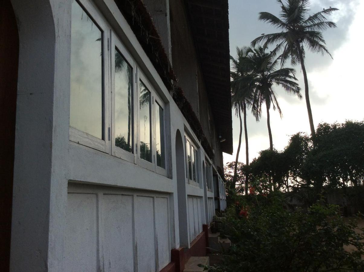 New Rest House Sea View Hotel Negombo Bagian luar foto