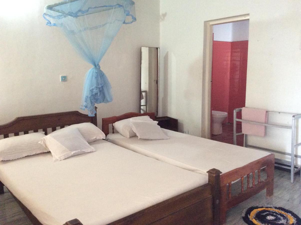 New Rest House Sea View Hotel Negombo Bagian luar foto