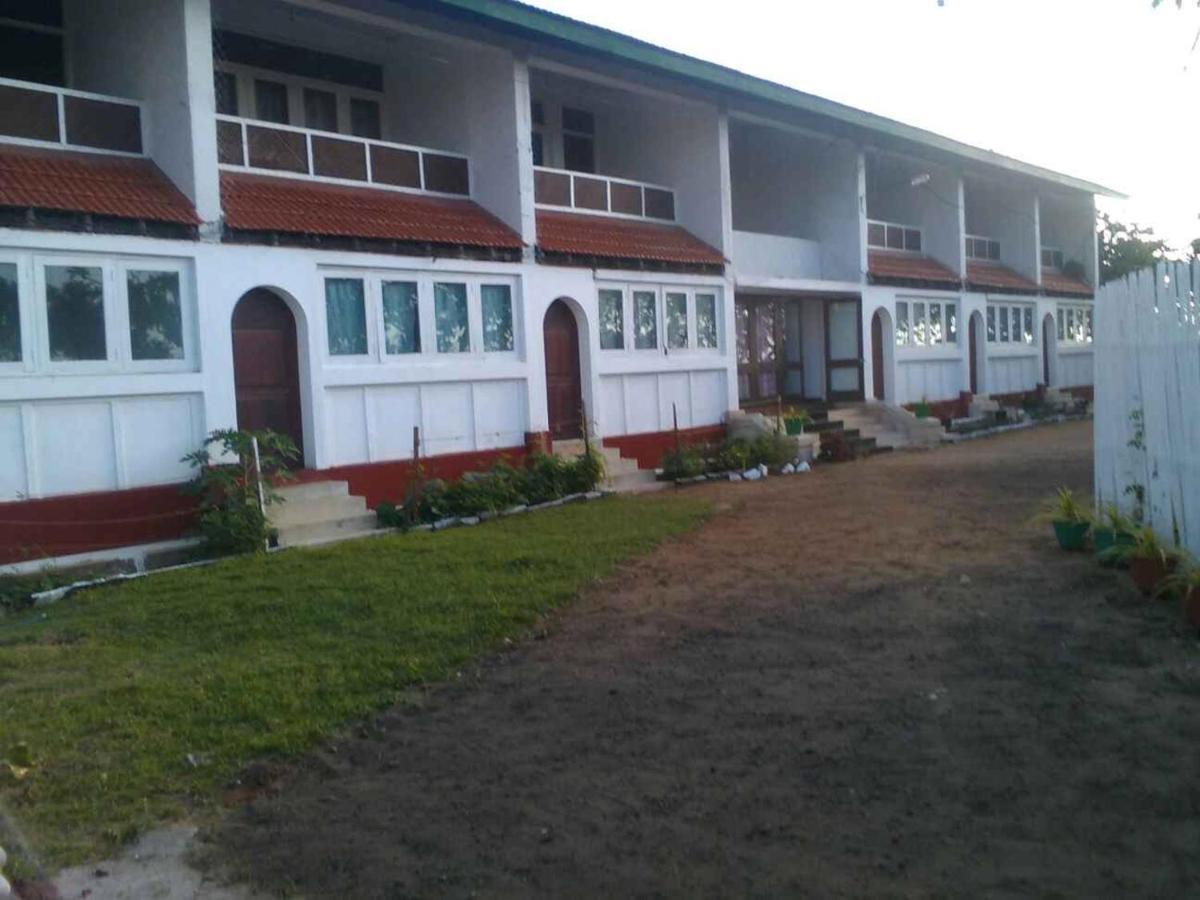 New Rest House Sea View Hotel Negombo Bagian luar foto